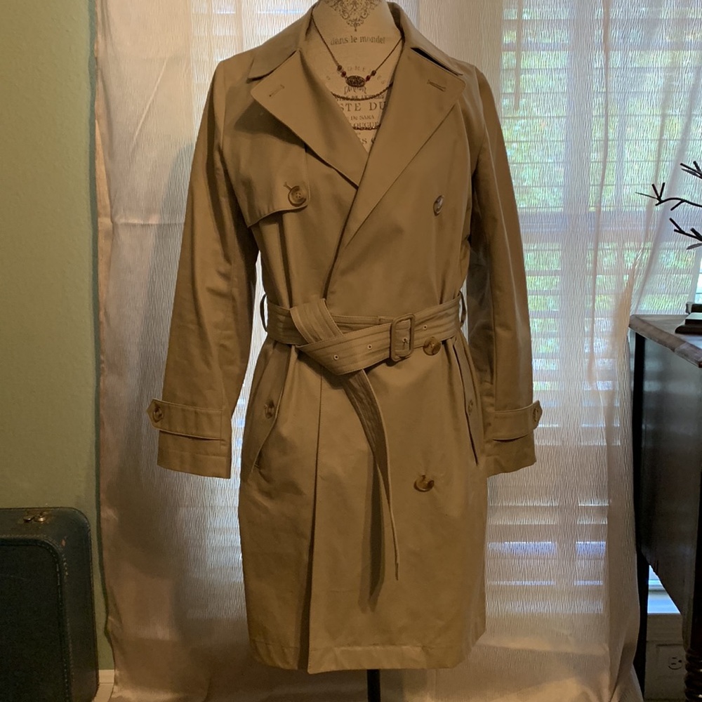 Tan Gap Trench Coat, Practically New, Only Worn O… - image 2
